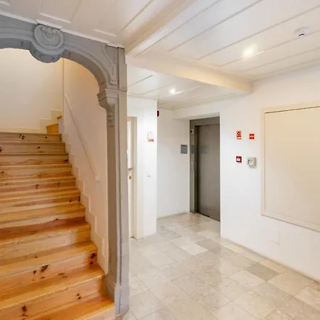 Whome Intendente Modern 1-bed With Lift In Notch Location Appartamento